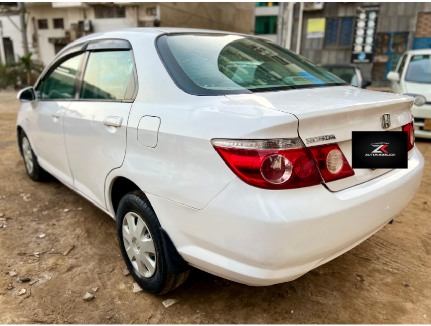 Honda Fit Aria 1.5 2006/12