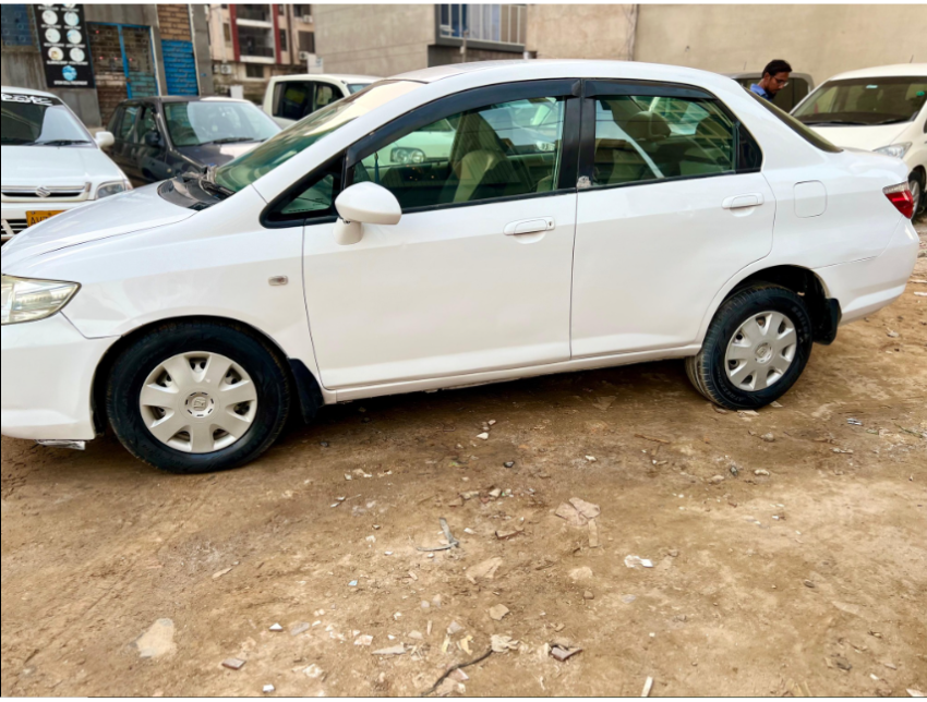 Honda Fit Aria 1.5 2006/12