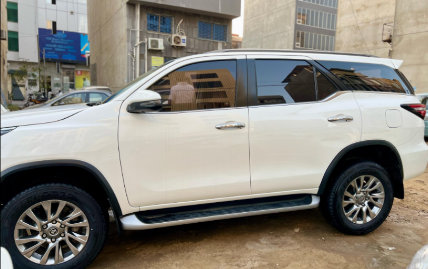 Toyota Fortuner V 2021/2022