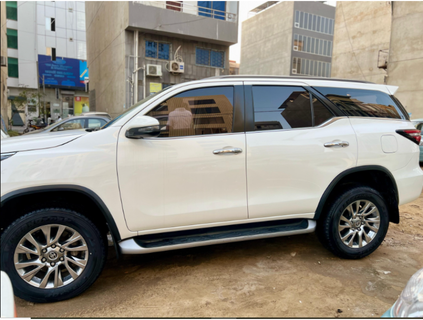 Toyota Fortuner V 2021/2022