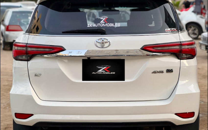 Toyota Fortuner V 2021/2022