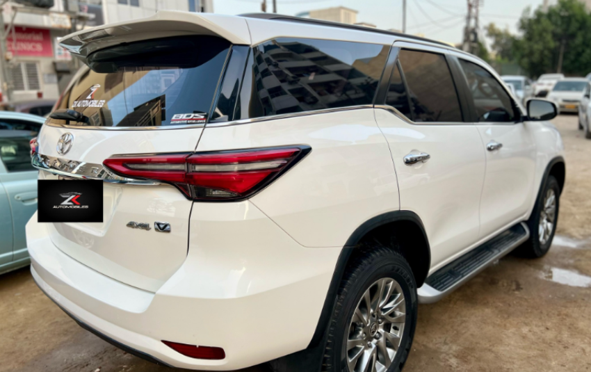 Toyota Fortuner V 2021/2022