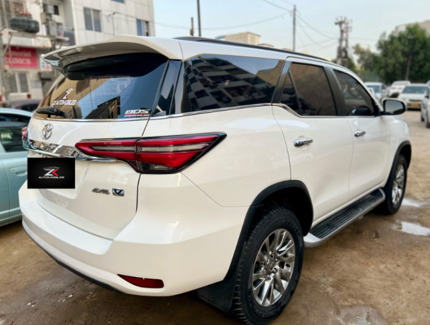 Toyota Fortuner V 2021/2022