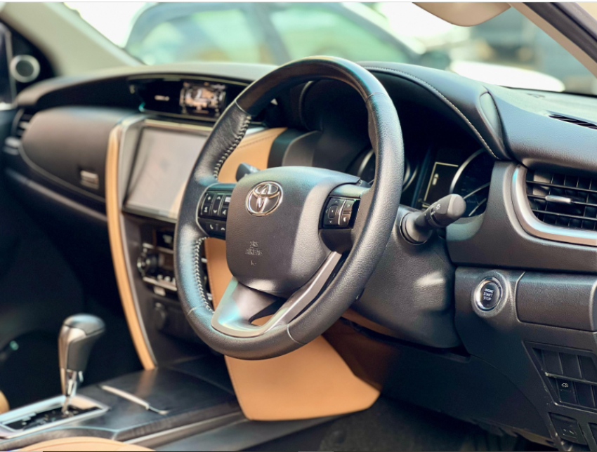 Toyota Fortuner V 2021/2022