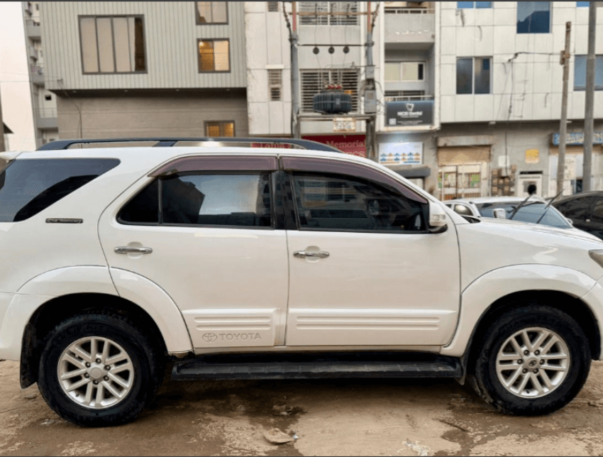 Toyota Fortuner  Model 2015 25th Anniversary edition